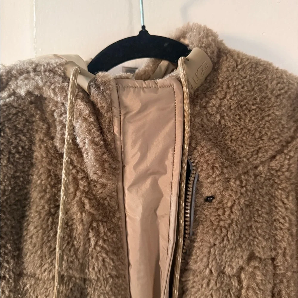 UGG Shasta 700-Fill Down Puffer Jacket Reversible Hooded - Picture 9 of 16